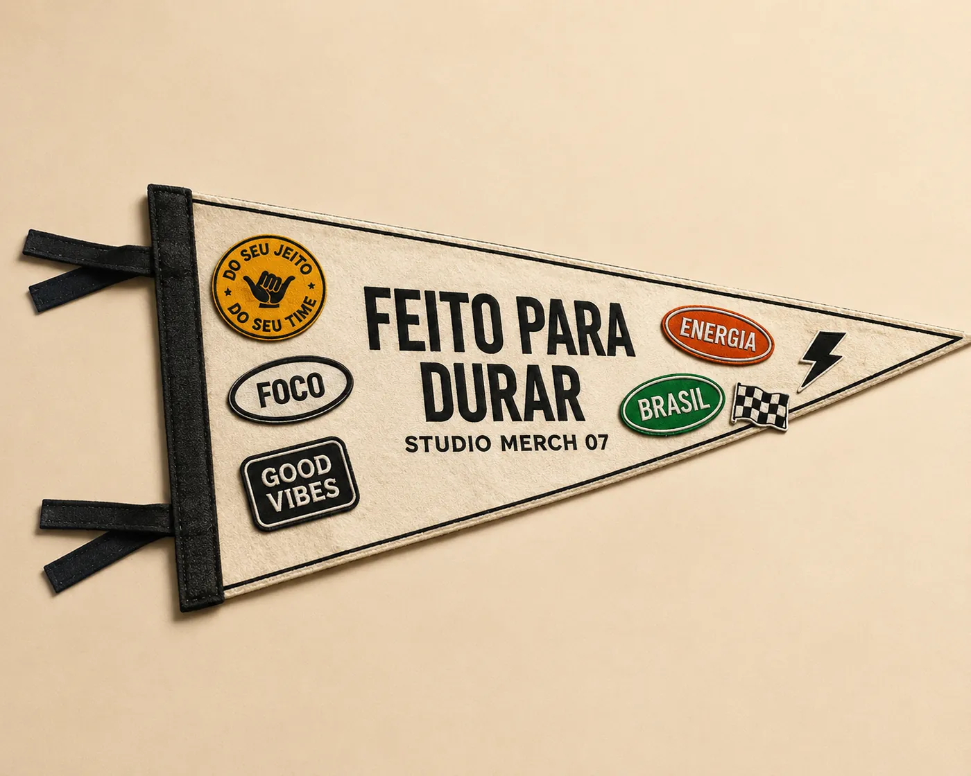 Flâmulas personalizado com patches no estilo do Bar de Patches Studio Merch 07.